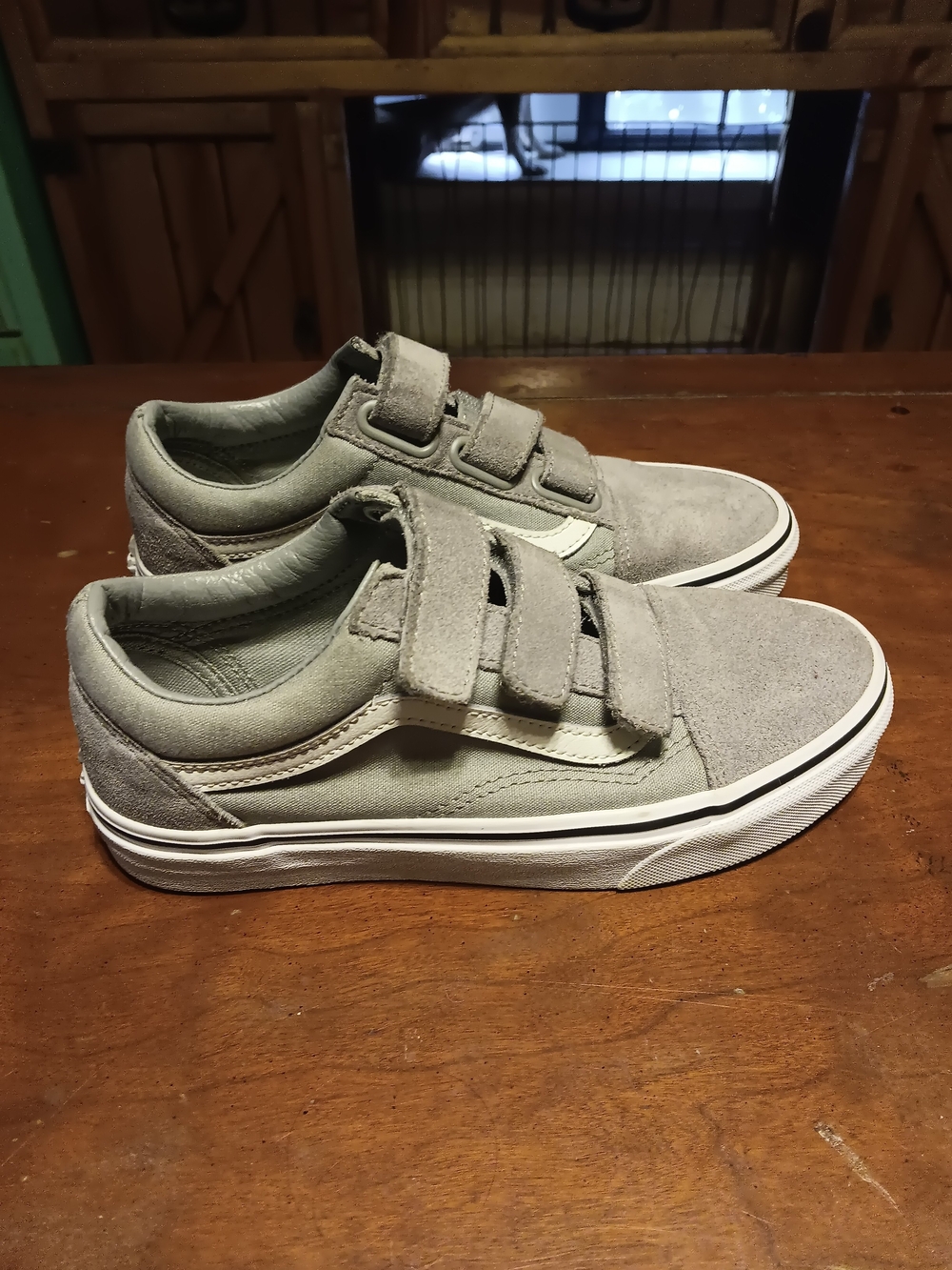 Vans Men's Light Gray Suede Velcro Skate Sneakers